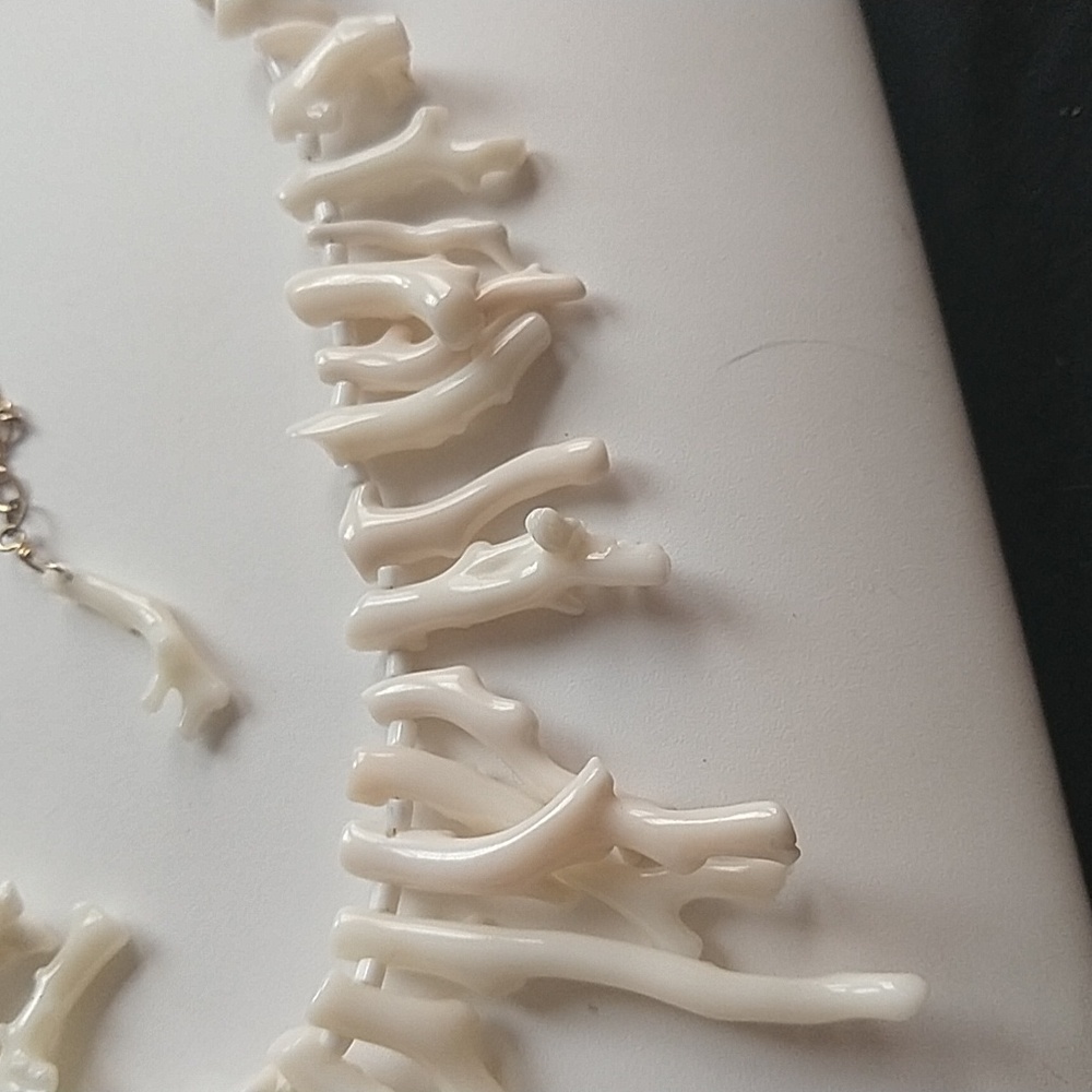 Genuine branch coral white vintage necklace collar adjustable gold tone clasp - Picture 6 of 17